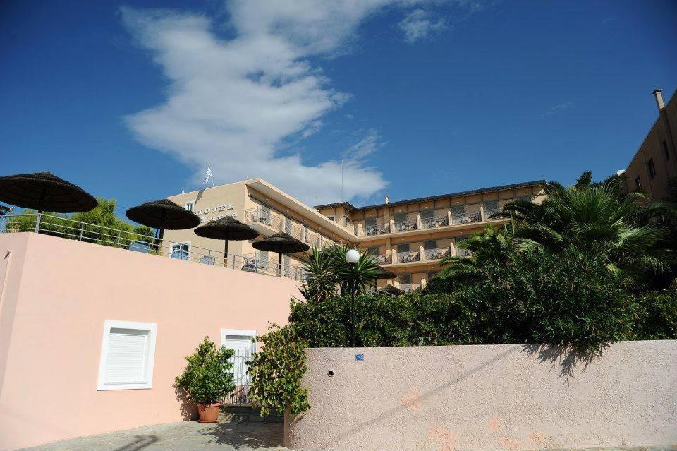 Hotel Magda Agia Marina  エクステリア 写真