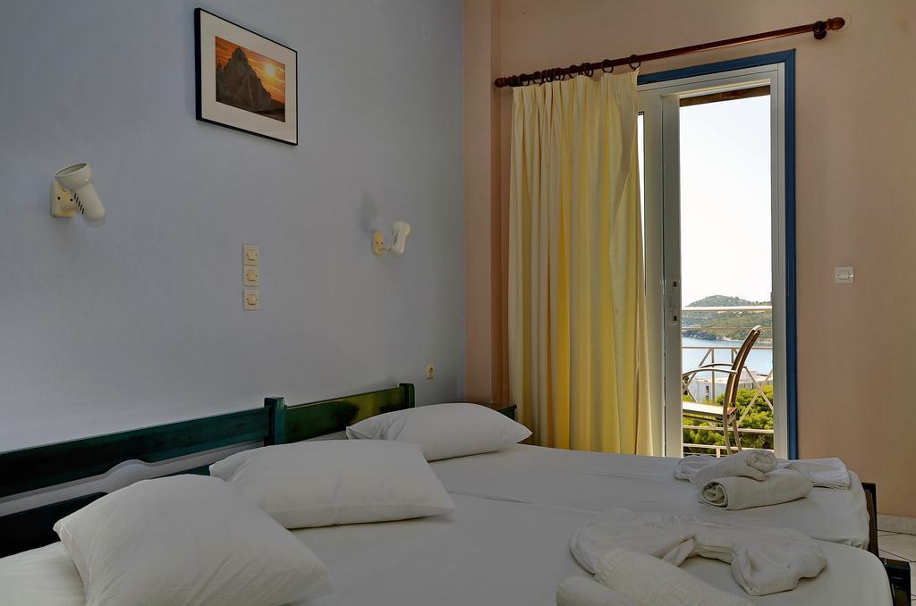 Hotel Magda Agia Marina  エクステリア 写真