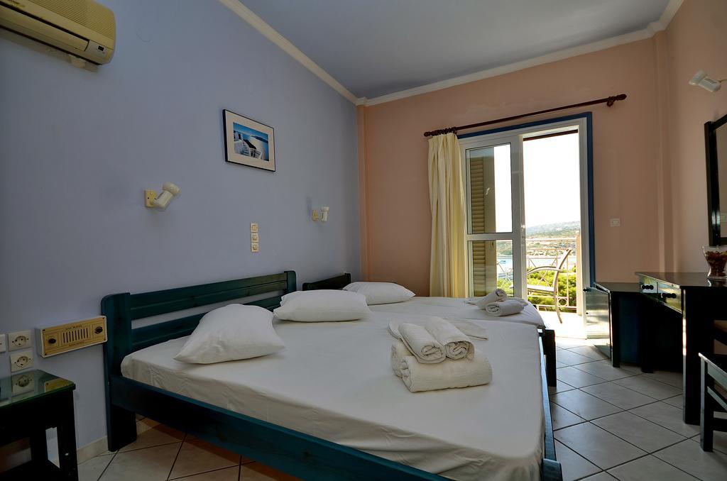 Hotel Magda Agia Marina  エクステリア 写真